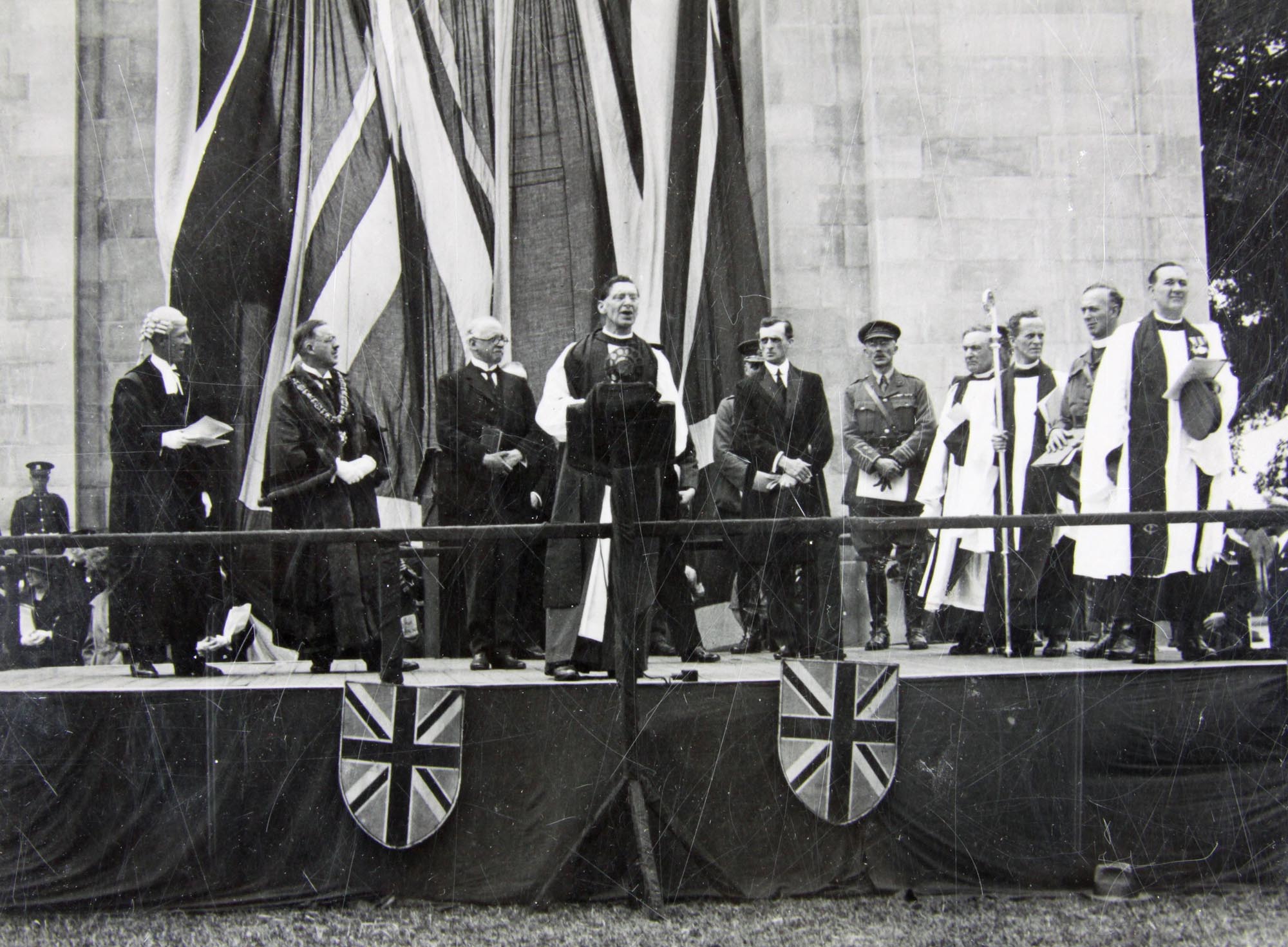The unveiling of the Arch of Remembrance, 1925 -