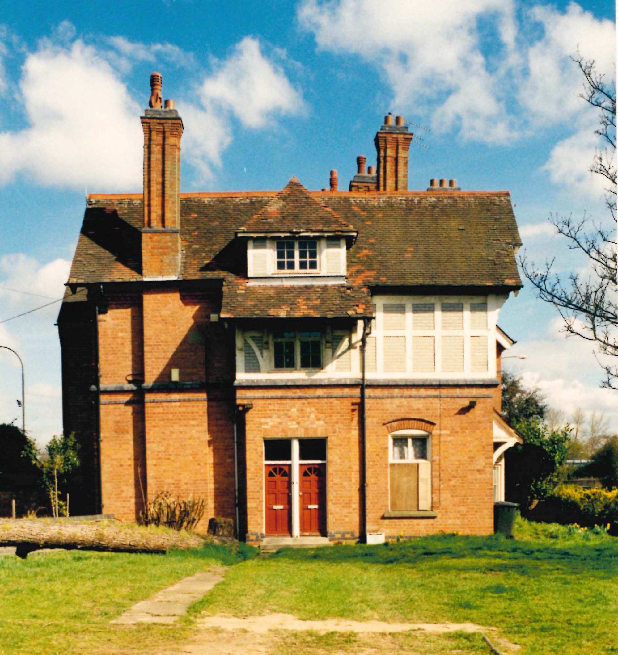 Large Gas Cottages 005.jpg